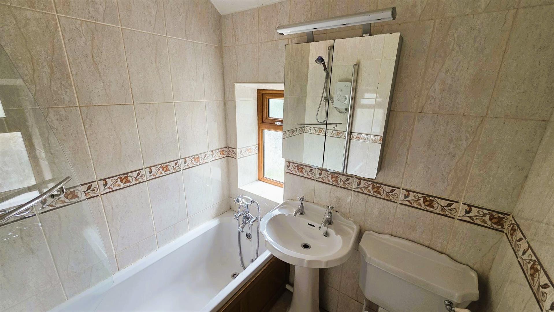 Bond Avenue, Llanelli, SA15 1RG